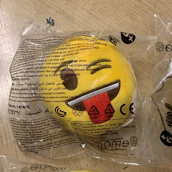 Plushie Emoji (4) and Fidget Spinners (2) New With Tags - Picture 10 of 11